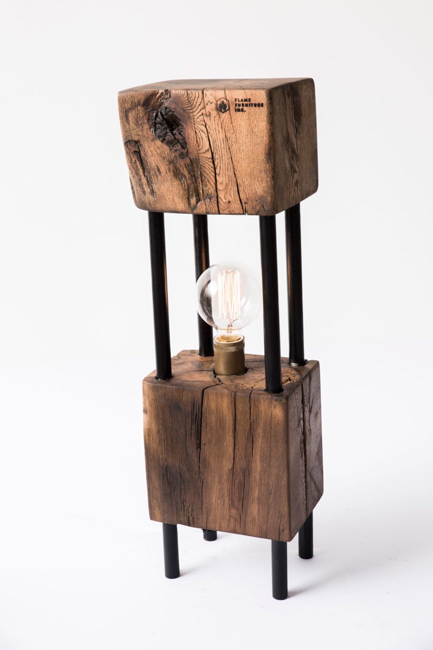 Drvo-metal stona lampa